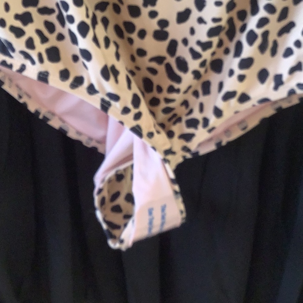NWOT One Piece Animal Print Swim Suit 🖤🖤 - Picture 3 of 7